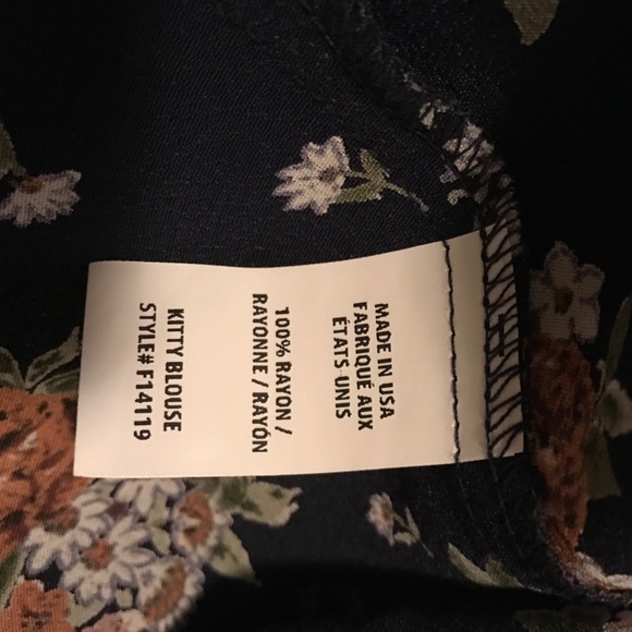 NWT Flynn Skye Kitty Blouse - Picture 6 of 8