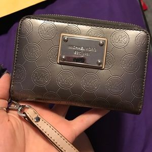 Michael Kors Wristlet Wallet