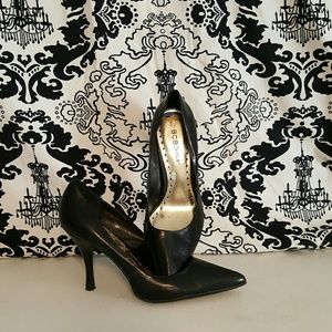 Classic Stiletto BCBG Pumps 7.5