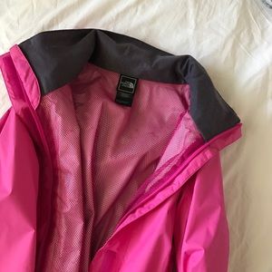 ✨sale✨ the north face // rain jacket // small