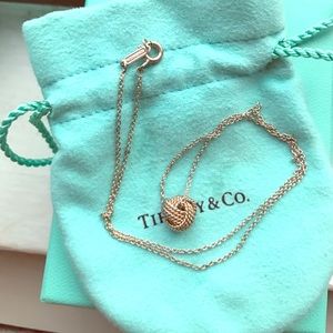 Tiffany's twist knot pendant 16in necklace