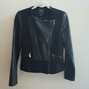 🔴sale🔴Zara jacket with faux leather details