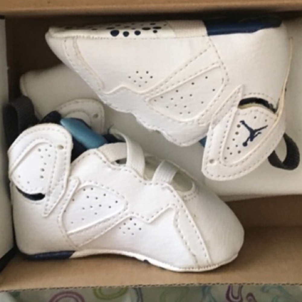 Baby Jordan Retro 7