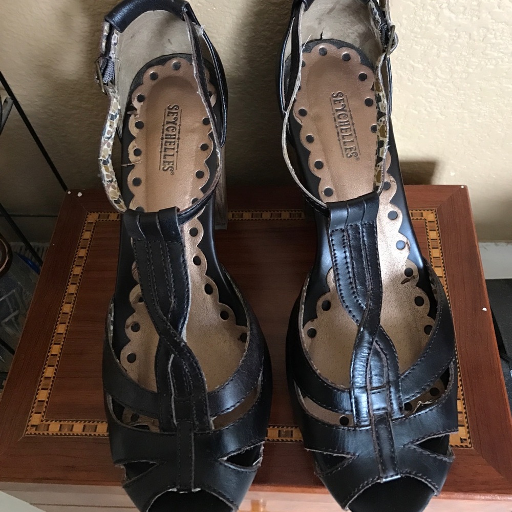 Sexy platform leather heels with dust bag - Picture 2 of 2