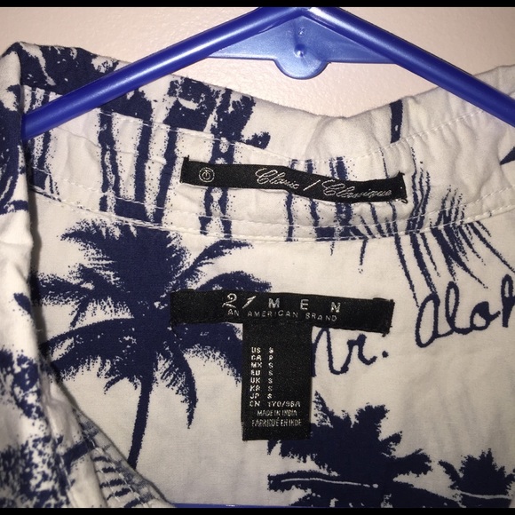 Hawaiian style button down shirt - Picture 3 of 3