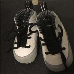 Baby Jordan Retro 9