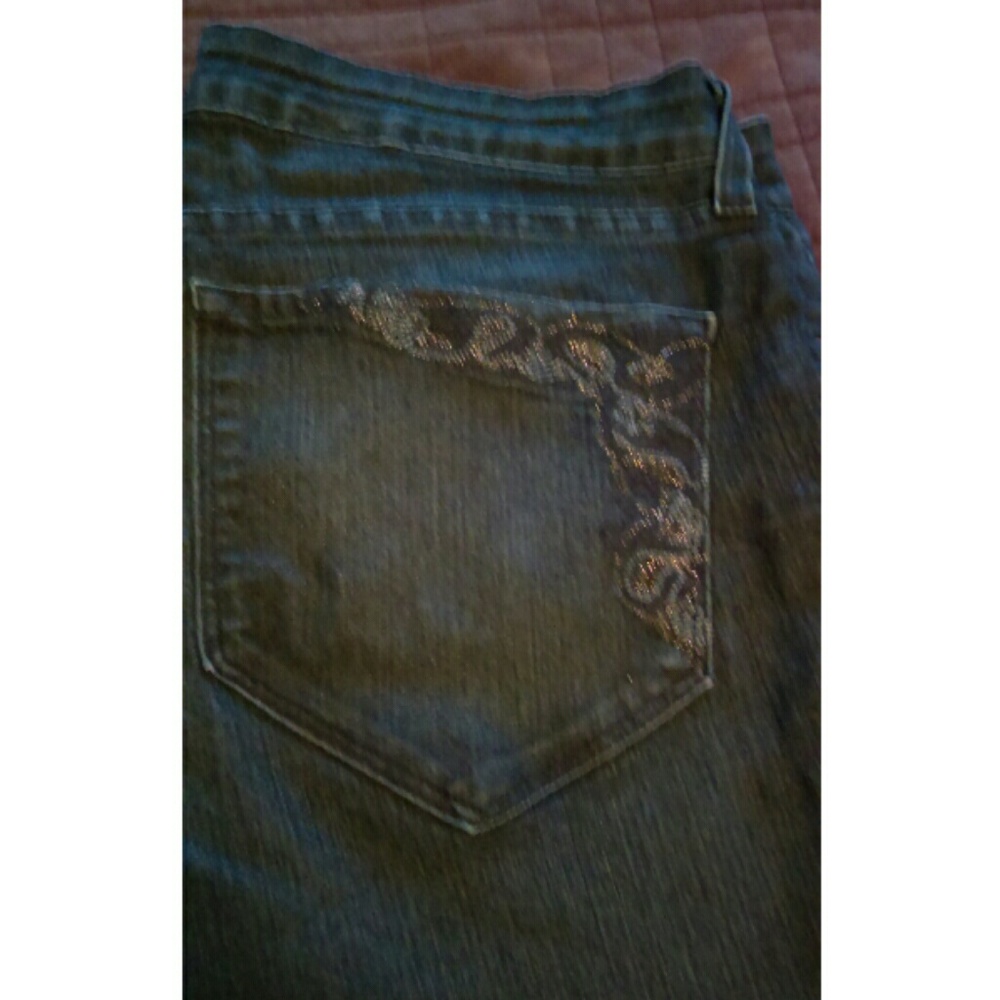Embellished pocket jeans