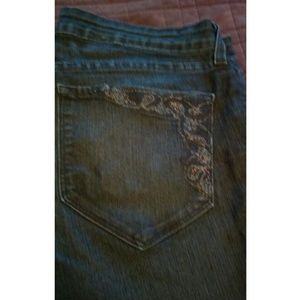 Embellished pocket jeans