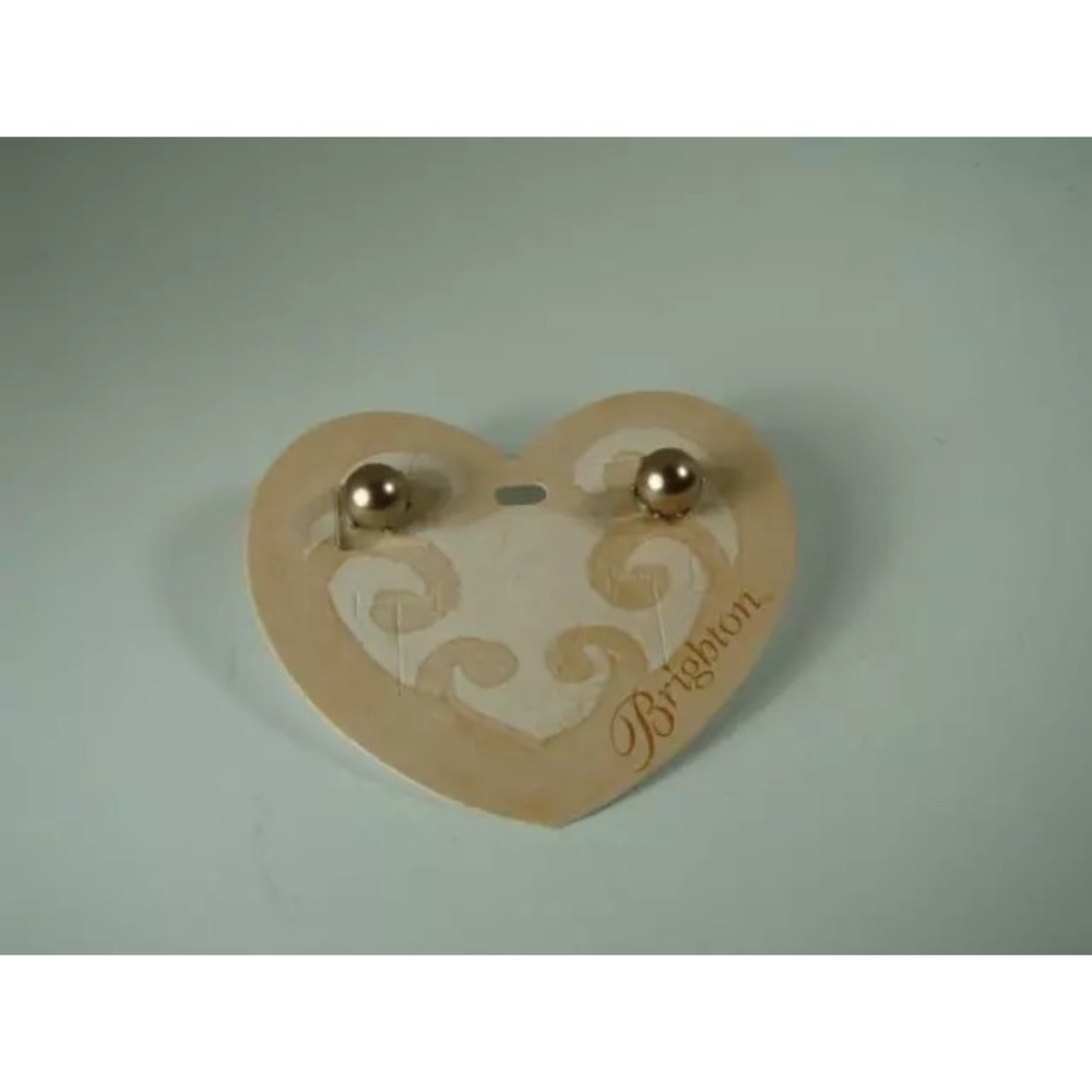 Brighton Pearla post on heart card