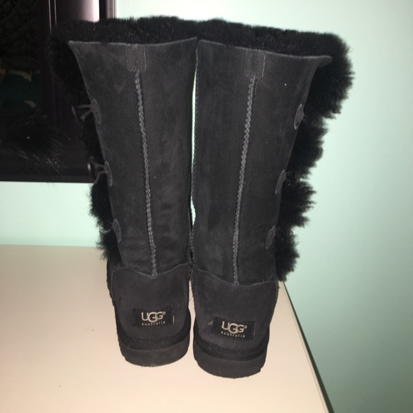 how much are uggs with buttons how much are uggs with buttons