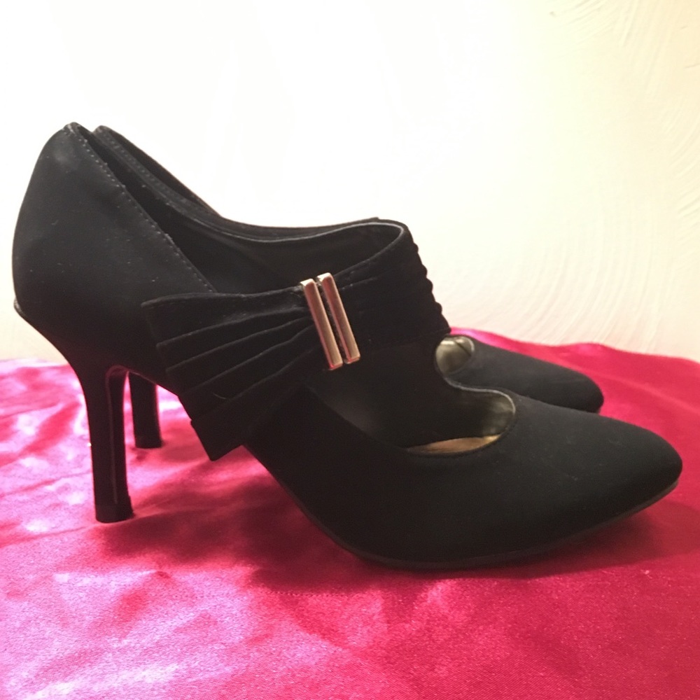 👠New Black Heels Size 7. Worn once 💃🏻💃🏻💃🏻