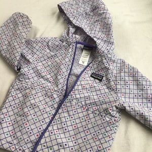 Hooded Patagonia wind breaker jacket