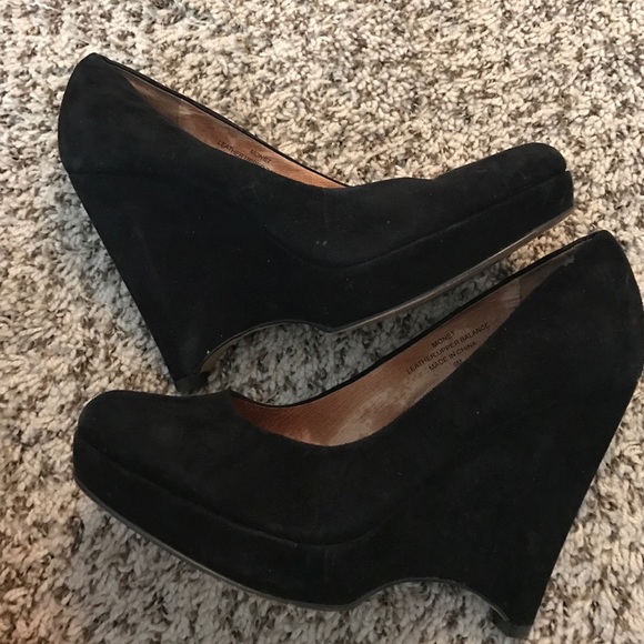 Matisse Black Suede Wedge Heels - Picture 3 of 4