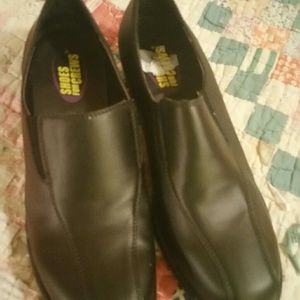 Black dress shoes