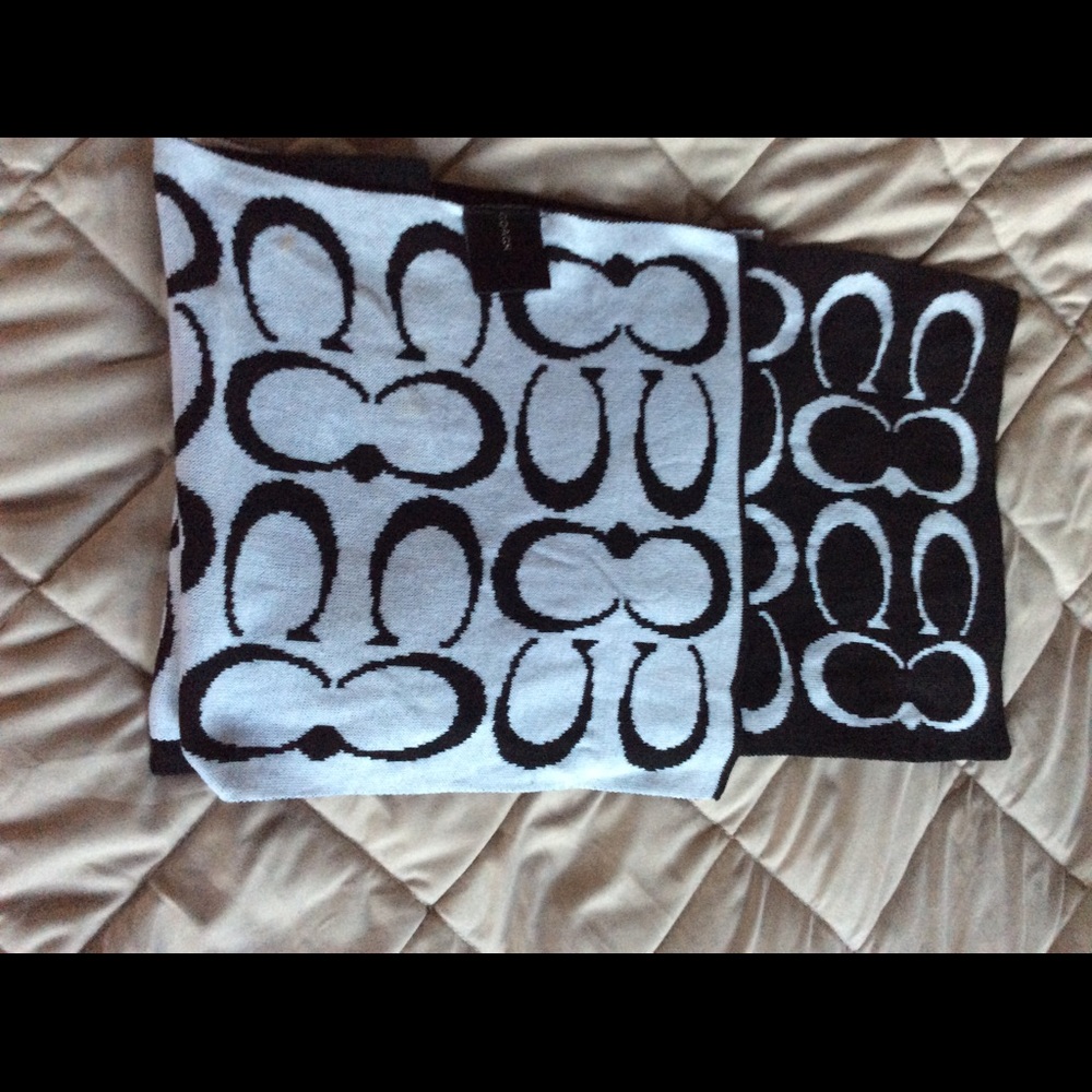 Coach scarf