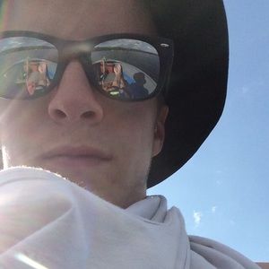 Meet your Posher, Daniel