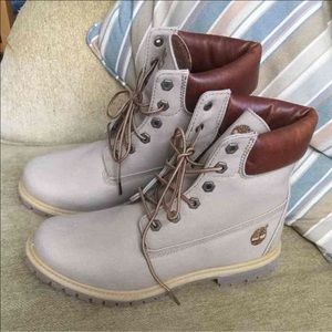 Brand new tan women's timberland boots