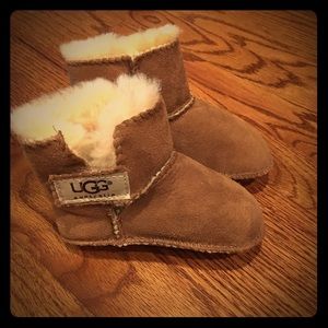 Infant uggs size medium 12-18 months