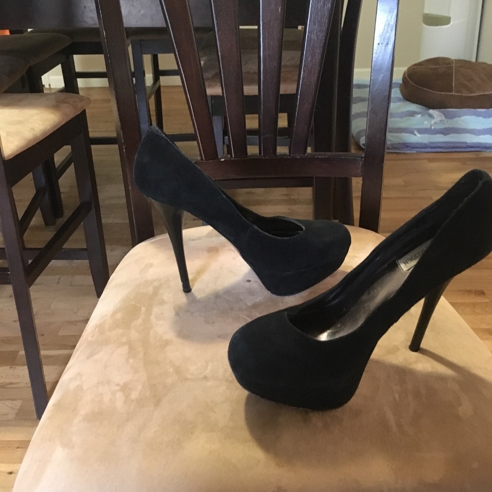 Black Steve Madden pumps
