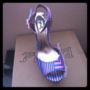 Platform size 7.5 heels