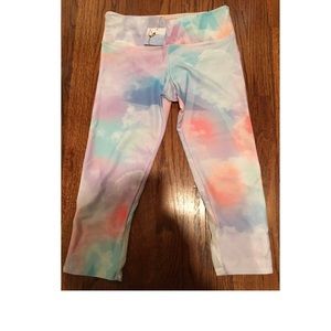 Onzie capris pastel white mesh back legs s/m