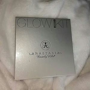 Anastasia Beverly Hills Glow Kit- Gleam