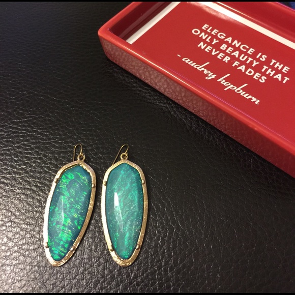 Jewelry - FINAL SALE $13 FIRM earrings