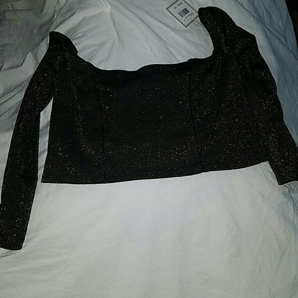 Brand new Volcom "Stone Row" crop top.