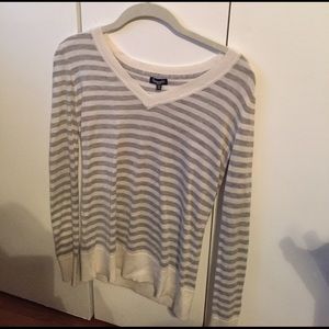 Splendid light sweater, size small (runs like XS)