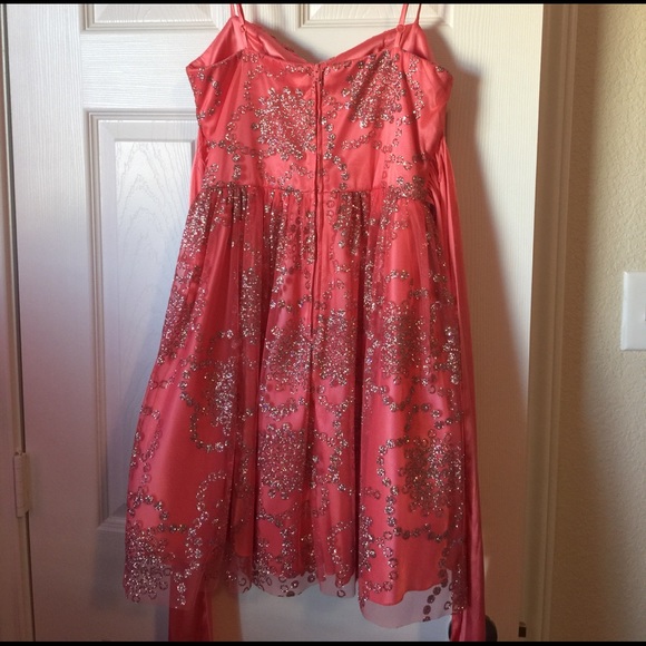 dress - Picture 2 of 3