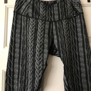 Calia patterned leggings small EUC