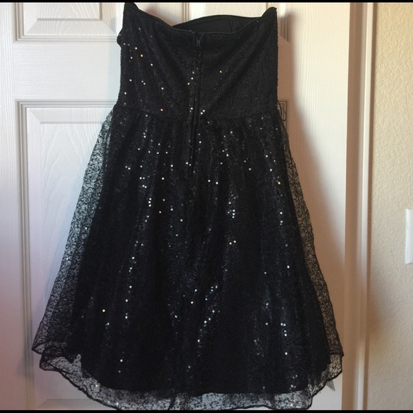 dress - Picture 2 of 4