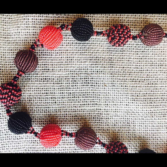 Beaded bobble necklace - Picture 2 of 2