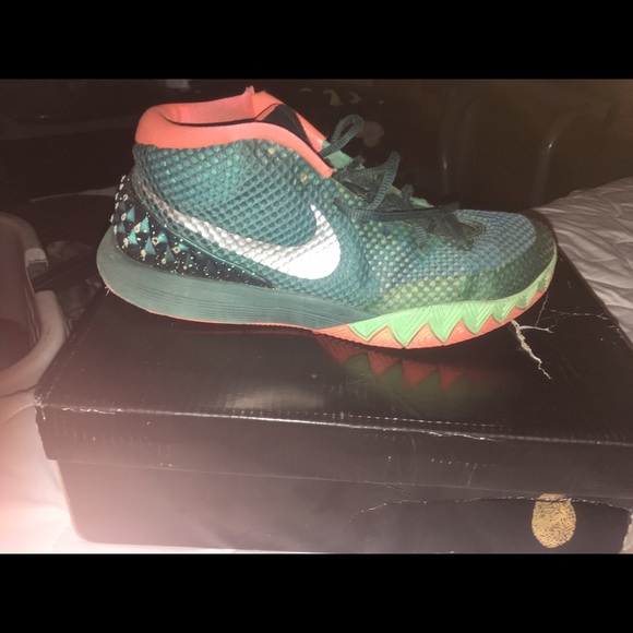 Kyrie 1 flytrap - Picture 1 of 3