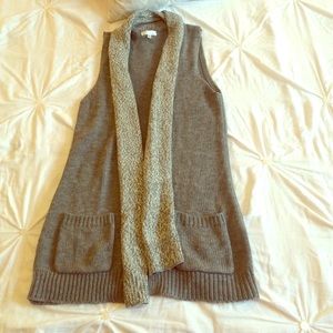 Gray Sweater Vest w/attached Scarf - Large