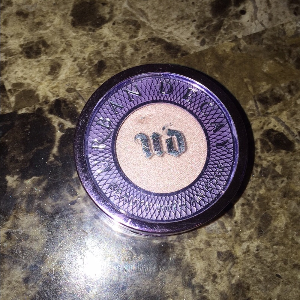 Urban decay shadow