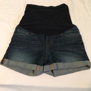 A pea in the pod maternity jean shorts xs