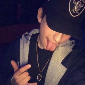 Meet your Posher, Yooits