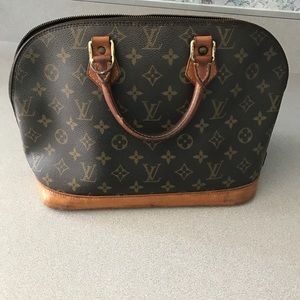 Louis Vuitton Alma