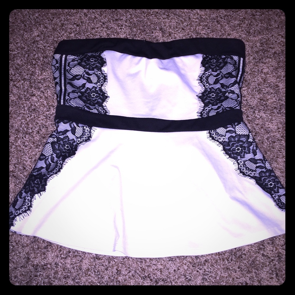 Gorgeous lace strapless top!