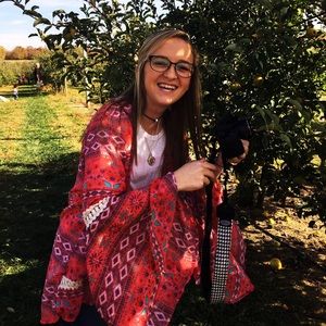 Meet your Posher, Hailey