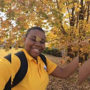 Meet your Posher, Nicole