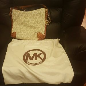 MAKE ME AN OFFER asking $70 OBO