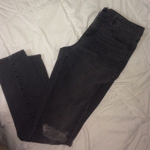 Ripped knee skinny jeans