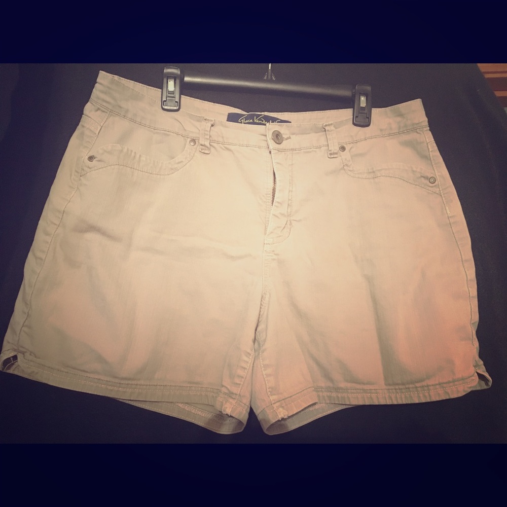 Get ready for late summer ladies!  Khaki skorts!