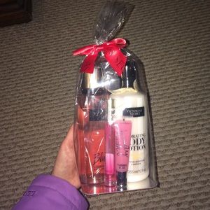 Victoria's Secret Bundle!