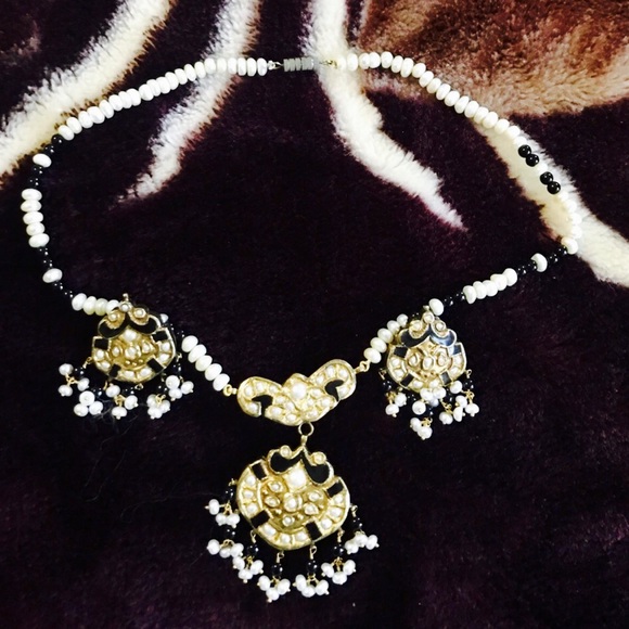 Vintage Antique Necklace and Earrings set - Picture 6 of 6