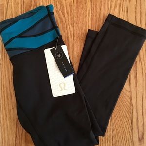 NWT Lululemon Wunder Under Crop III, black/ teal