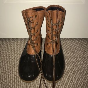 DUCK BOOTS ONLY WORN ONCE