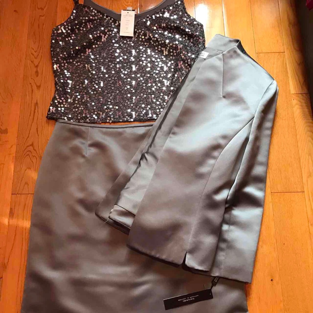 A. Tahari Arthur S. Levine 3 PC Garment
